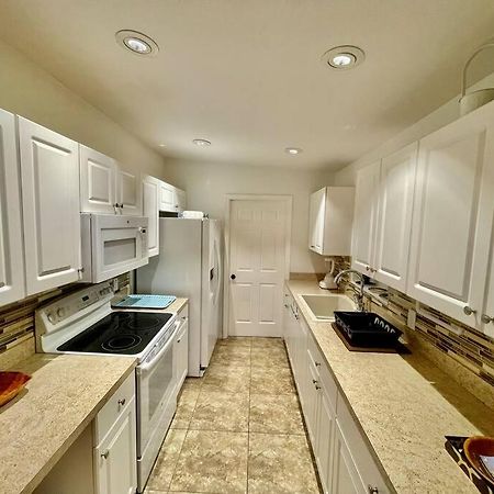 Cozy Modest Home Near Universal Studios/Volcanobay Орландо Екстериор снимка