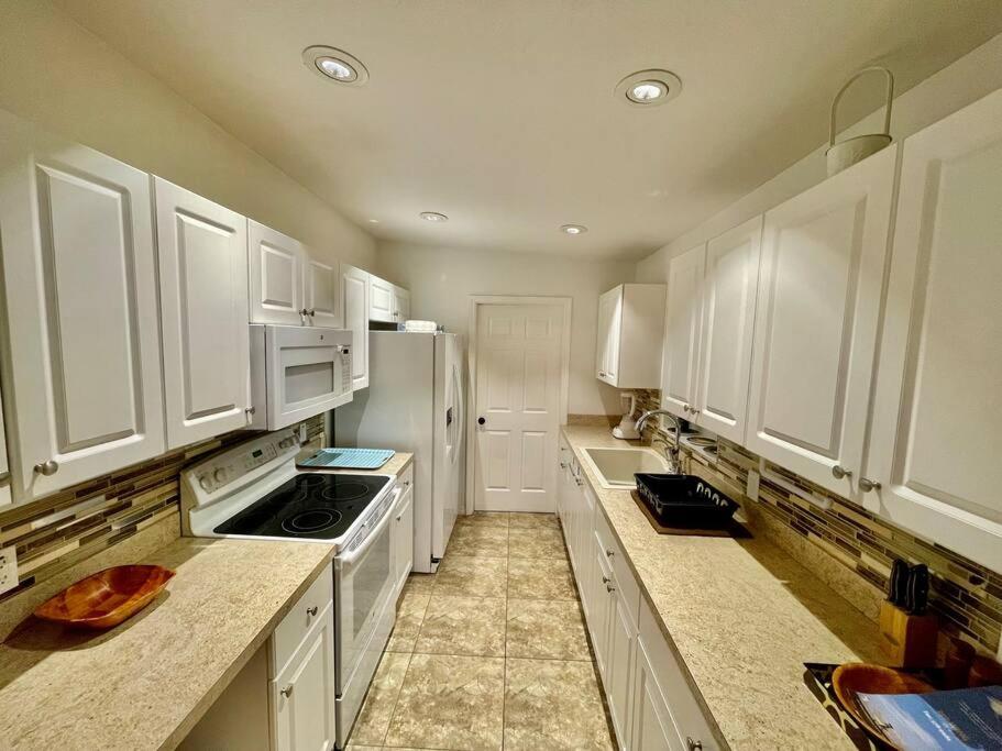 Cozy Modest Home Near Universal Studios/Volcanobay Орландо Екстериор снимка